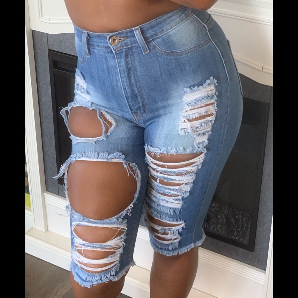 Distressed highway sister Bermuda shorts!